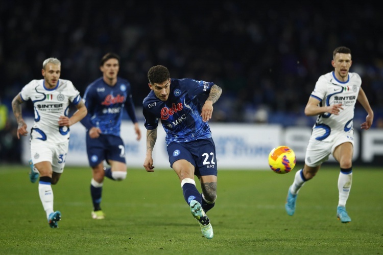 杜拉:迪洛伦佐优先考虑加盟尤文,那不勒斯可能用他交换基耶萨