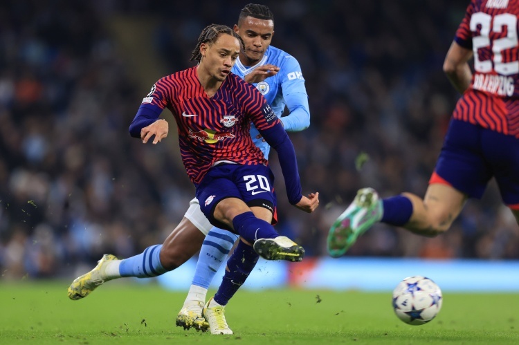 天空:拜仁计划先租后买哈维-西蒙斯,球员愿意加盟