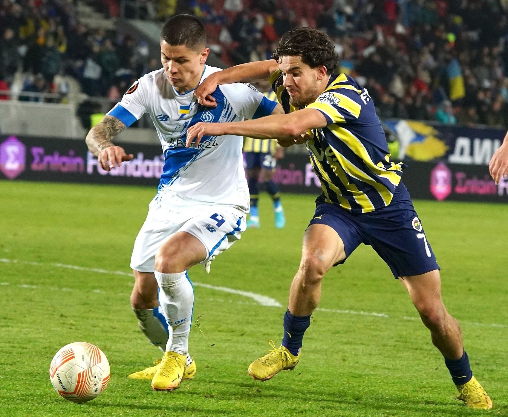 片报:多特有意土耳其左后卫卡迪奥卢,转会费约2500万欧