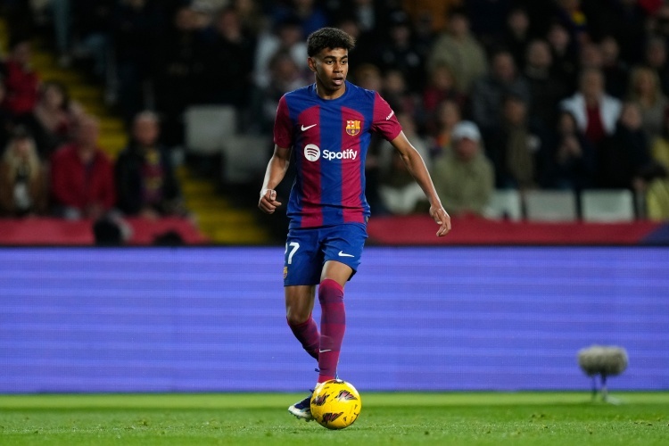 者:亚马尔14岁时曾是拜仁头号目标,高层认为他有金球奖潜力